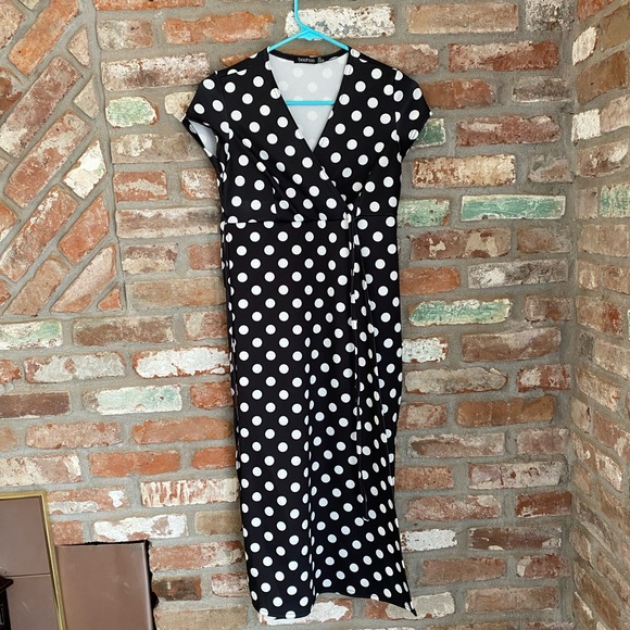 Boohoo Dresses & Skirts - Polka Dot Maternity Dress Size 4